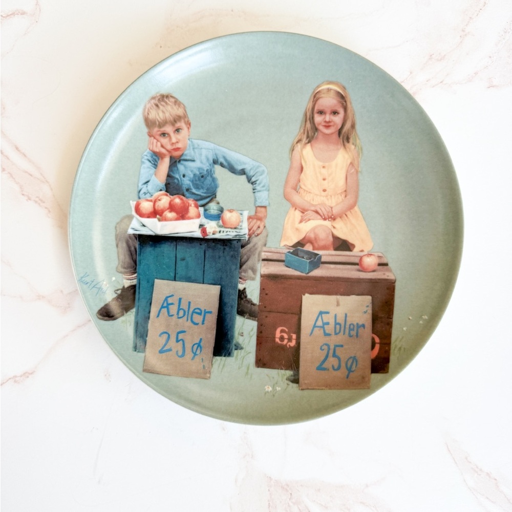 Vintage Bing & Grøndahl Collector Plate – Danish Children Selling Apples